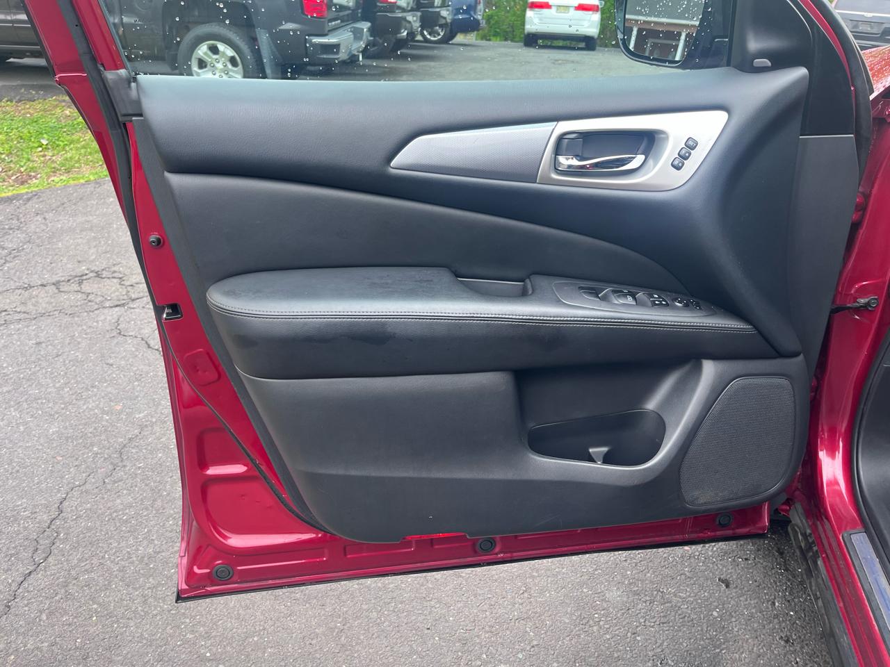 Nissan Pathfinder 4x4 SL 2017