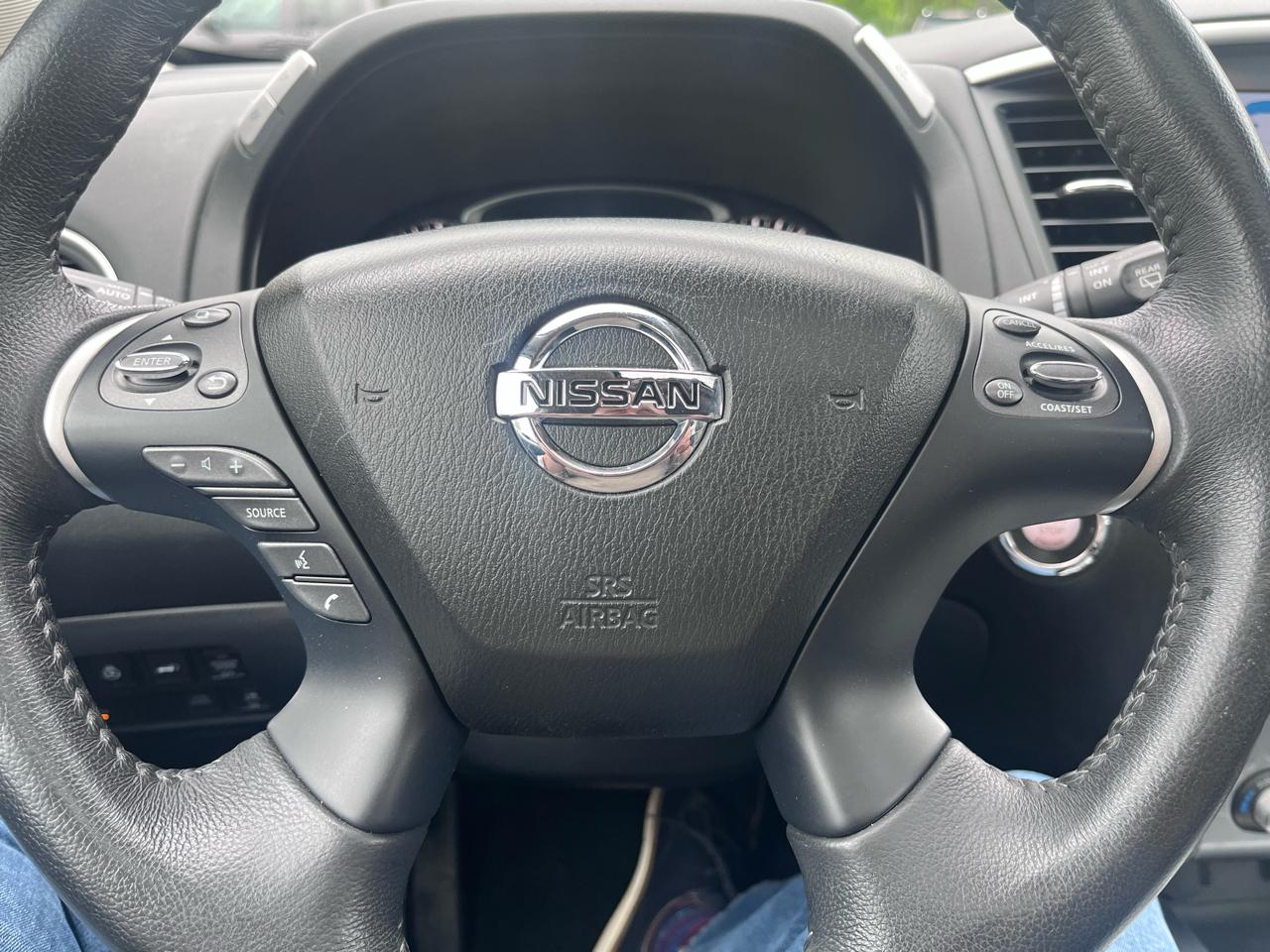 Nissan Pathfinder 4x4 SL 2017