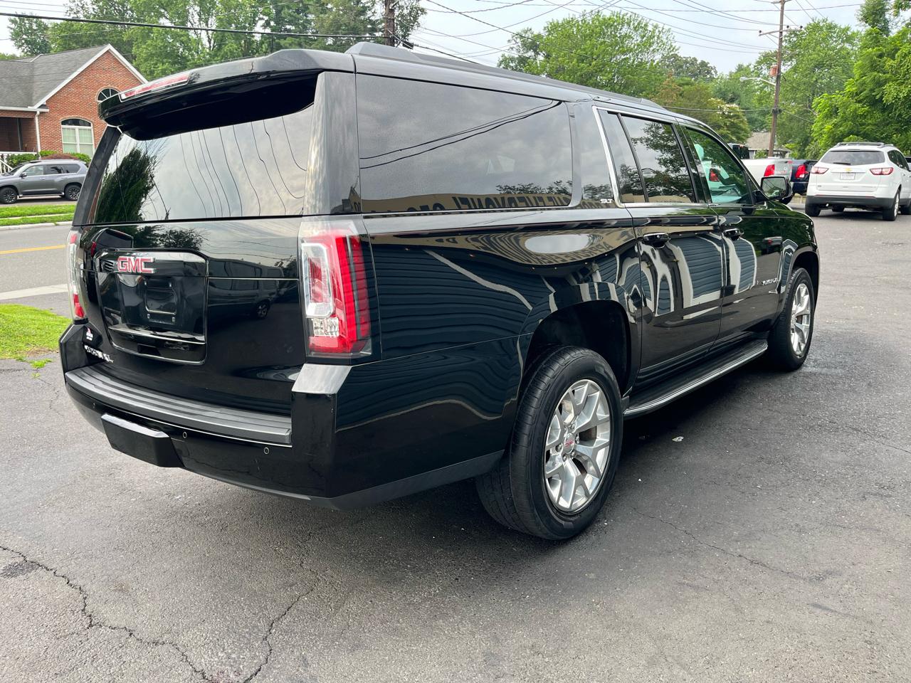 GMC Yukon XL 4WD 4dr SLT 2016