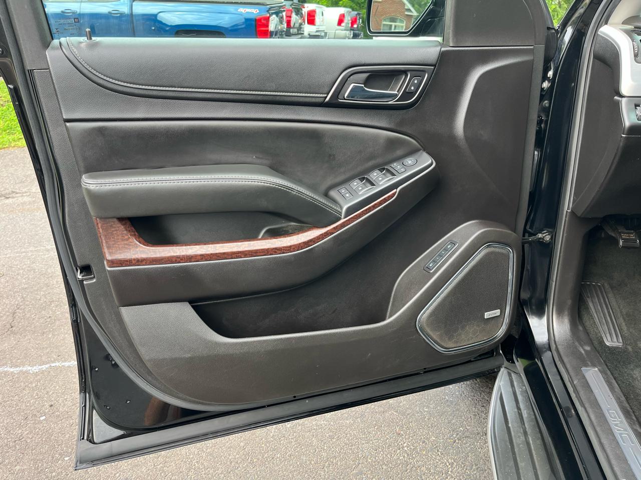 GMC Yukon XL 4WD 4dr SLT 2016
