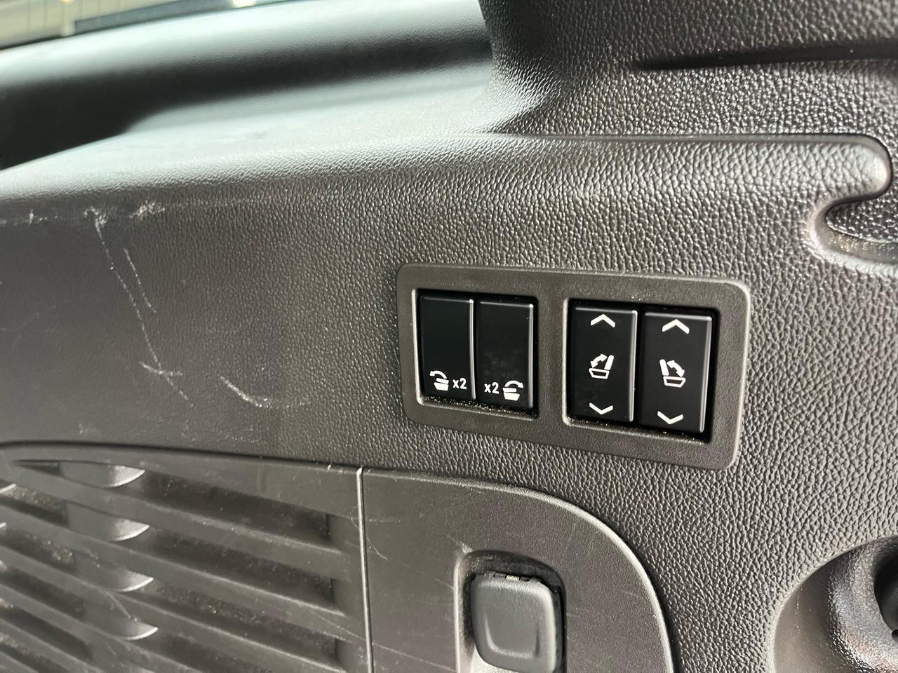 GMC Yukon XL 4WD 4dr SLT 2016