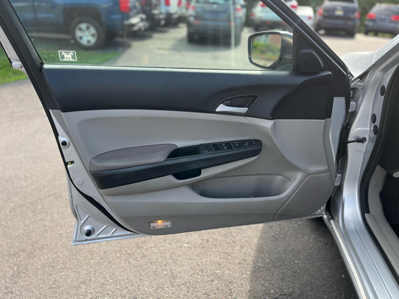 Honda Accord Sdn 4dr I4 Auto LX Premium 2012