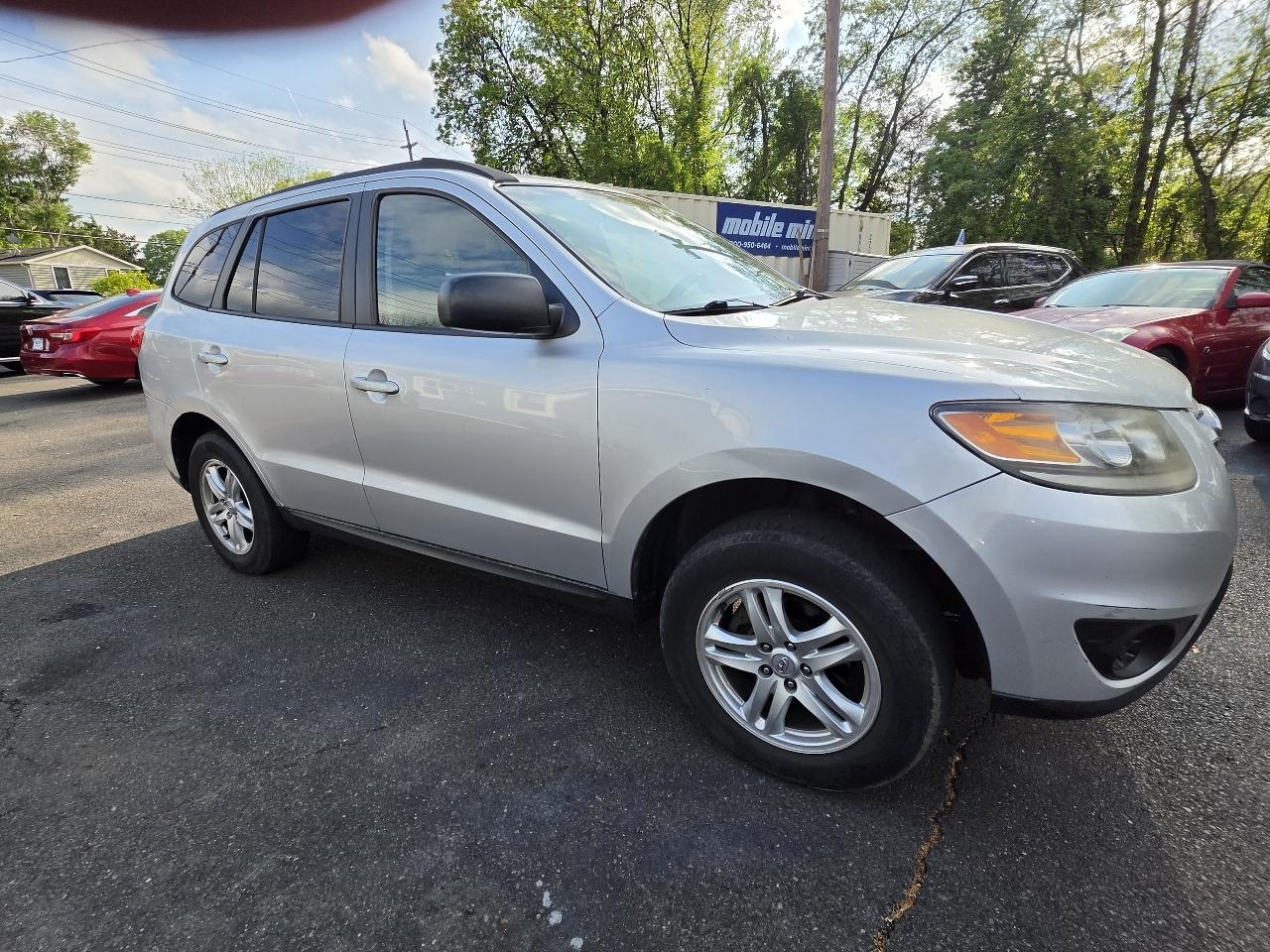 Hyundai Santa Fe FWD 4dr I4 GLS 2012