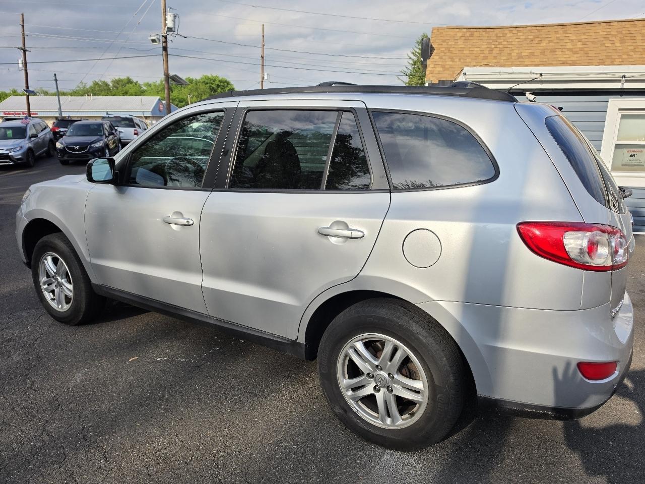 Hyundai Santa Fe FWD 4dr I4 GLS 2012