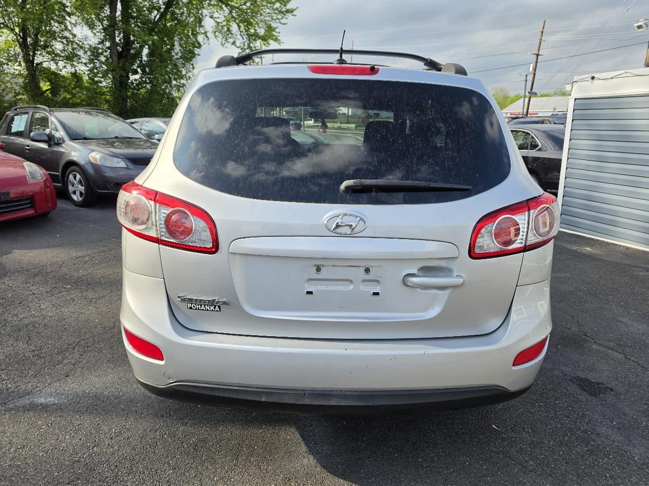 Hyundai Santa Fe FWD 4dr I4 GLS 2012