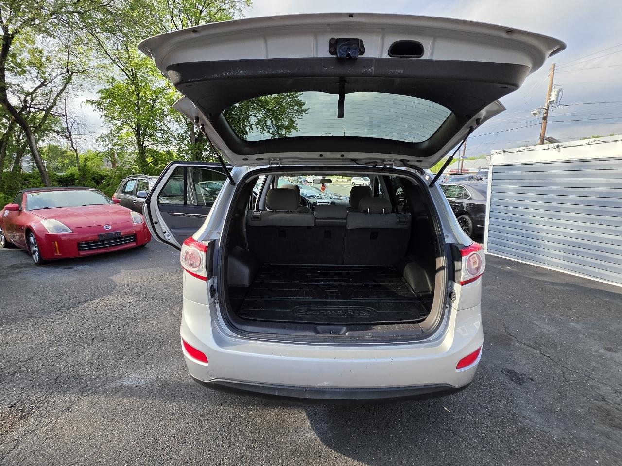 Hyundai Santa Fe FWD 4dr I4 GLS 2012