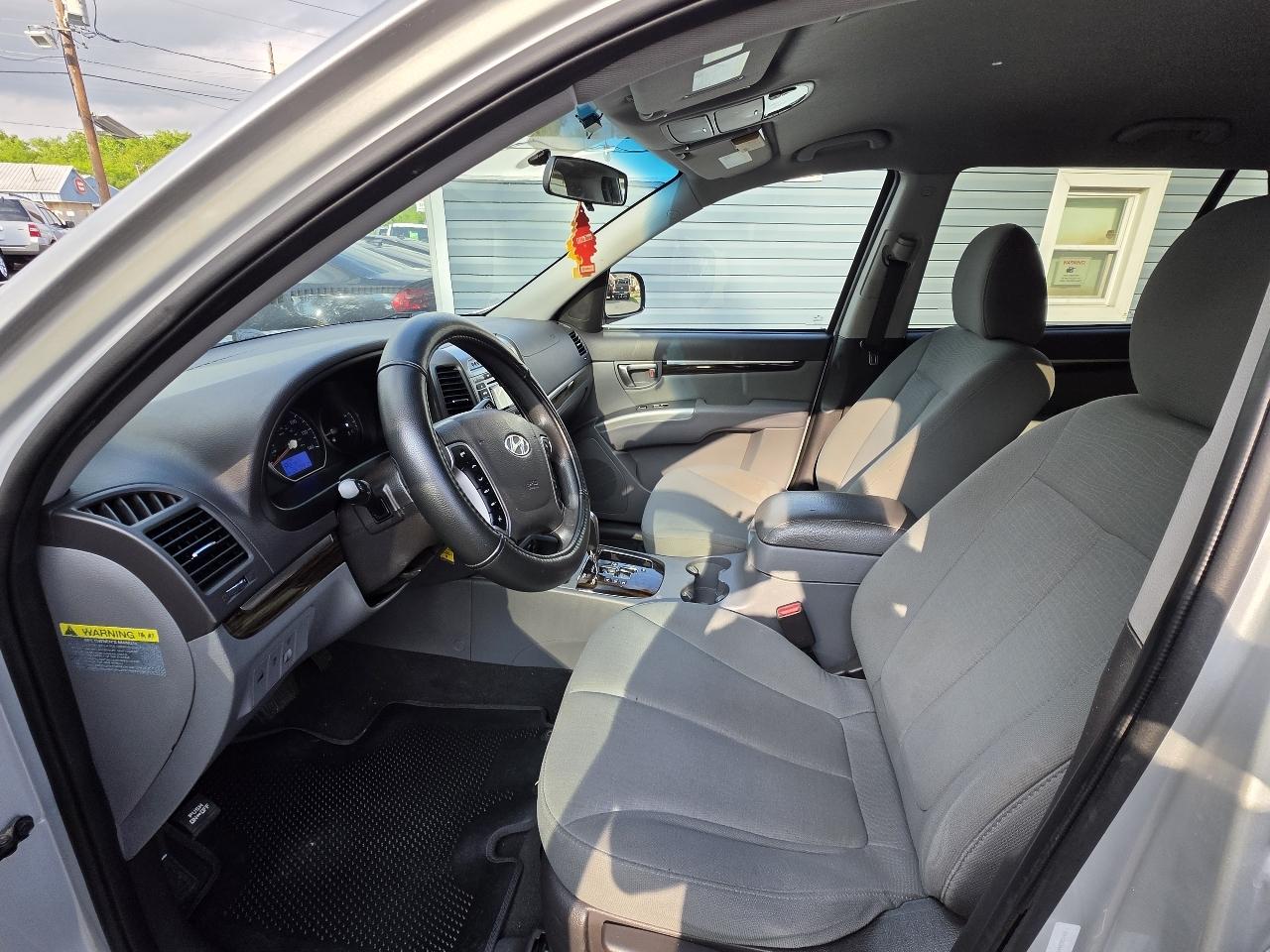 Hyundai Santa Fe FWD 4dr I4 GLS 2012