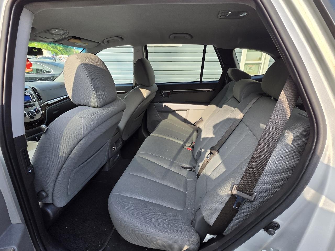 Hyundai Santa Fe FWD 4dr I4 GLS 2012