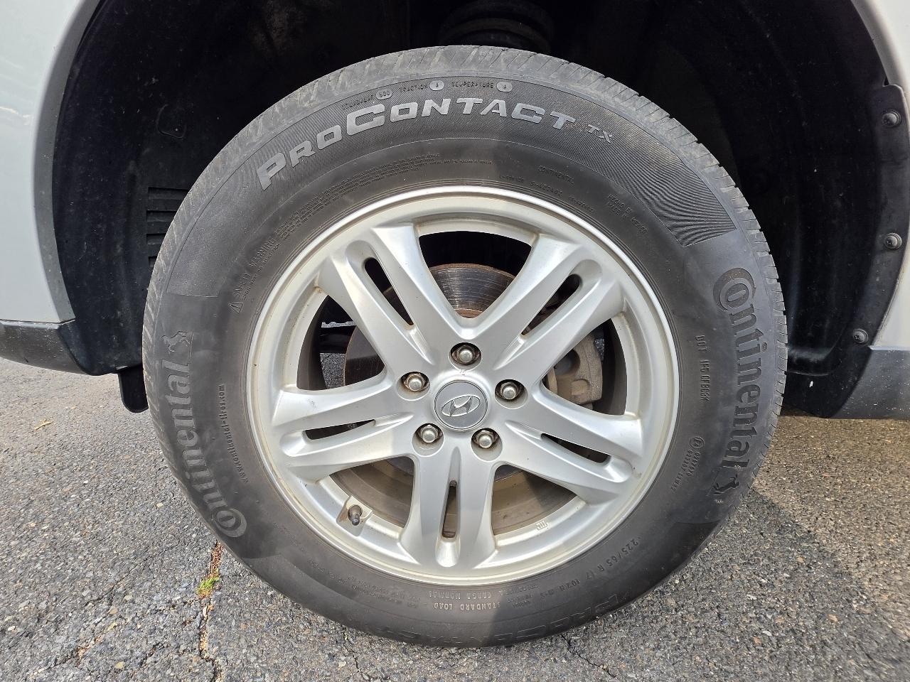 Hyundai Santa Fe FWD 4dr I4 GLS 2012
