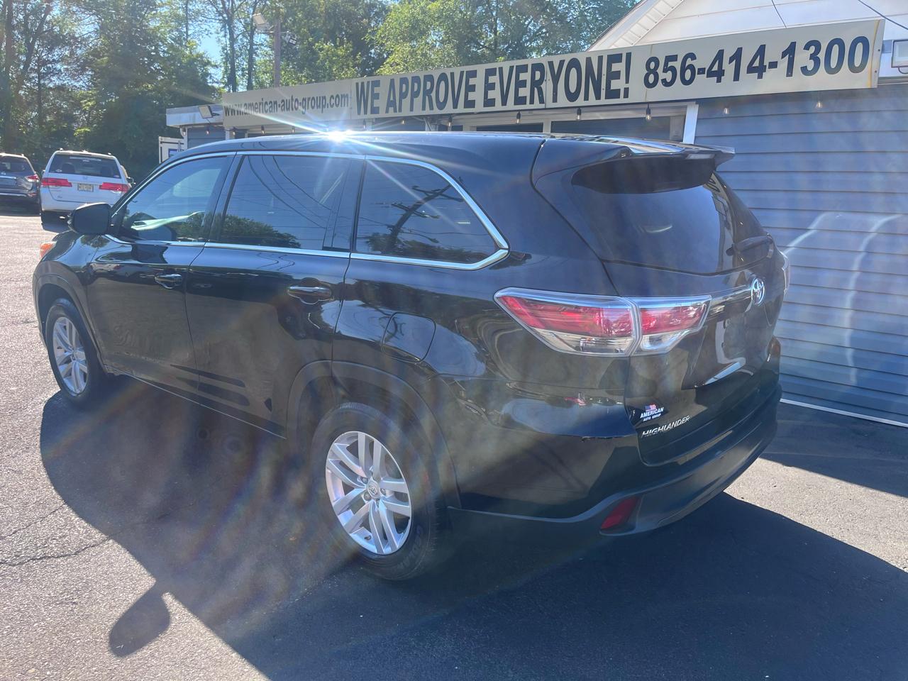 Toyota Highlander FWD 4dr I4 LE (Natl) 2015