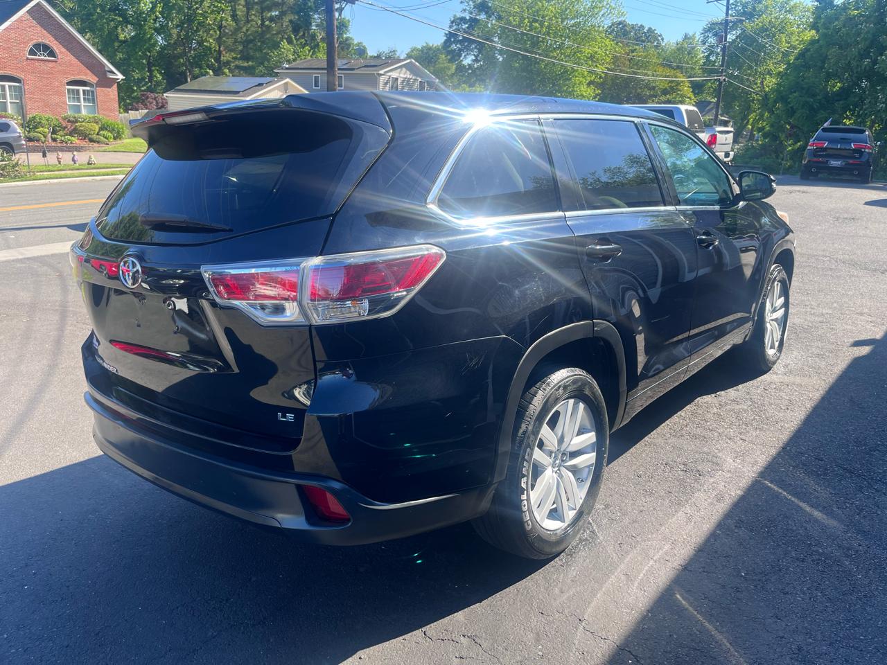 Toyota Highlander FWD 4dr I4 LE (Natl) 2015