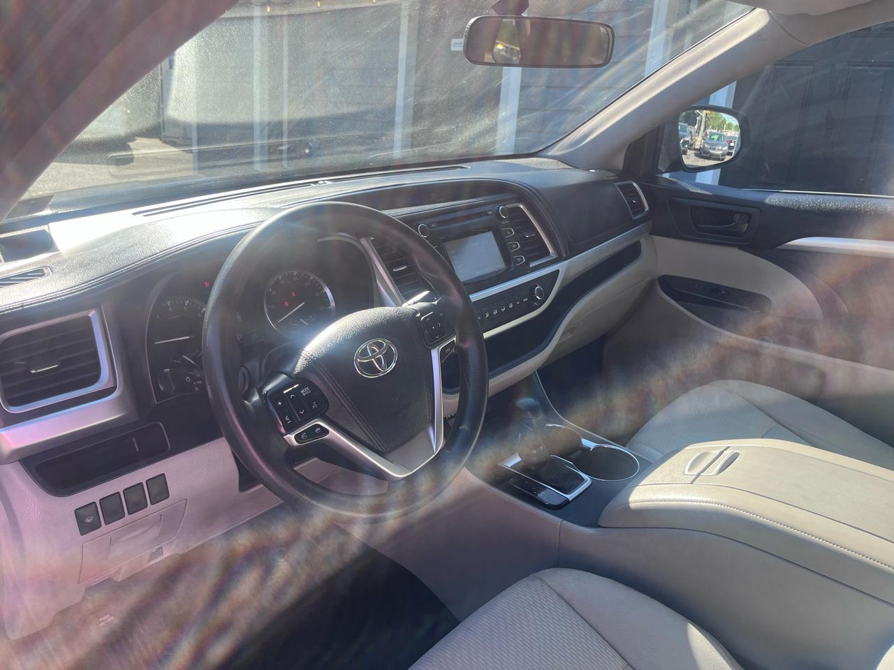 Toyota Highlander FWD 4dr I4 LE (Natl) 2015