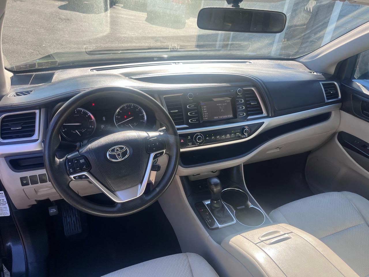 Toyota Highlander FWD 4dr I4 LE (Natl) 2015