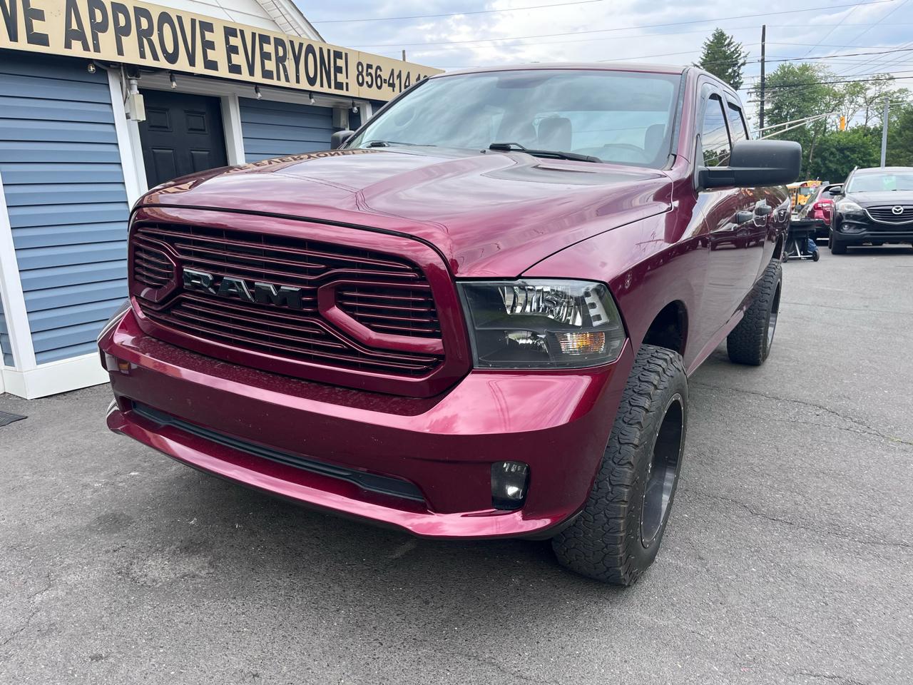 RAM 1500 Express 4x4 Quad Cab 6'4" Box 2017