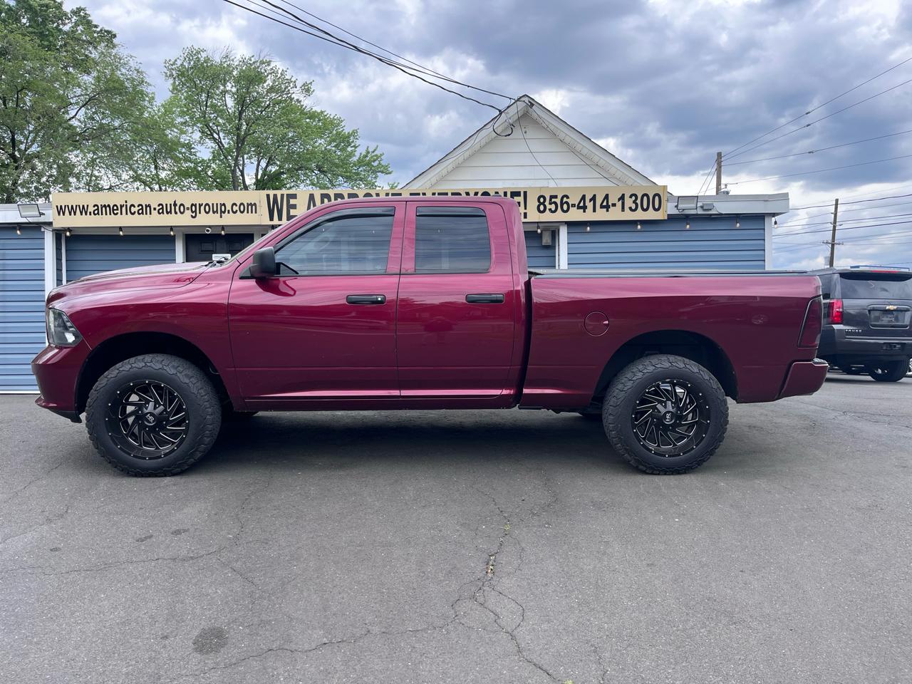 RAM 1500 Express 4x4 Quad Cab 6'4" Box 2017