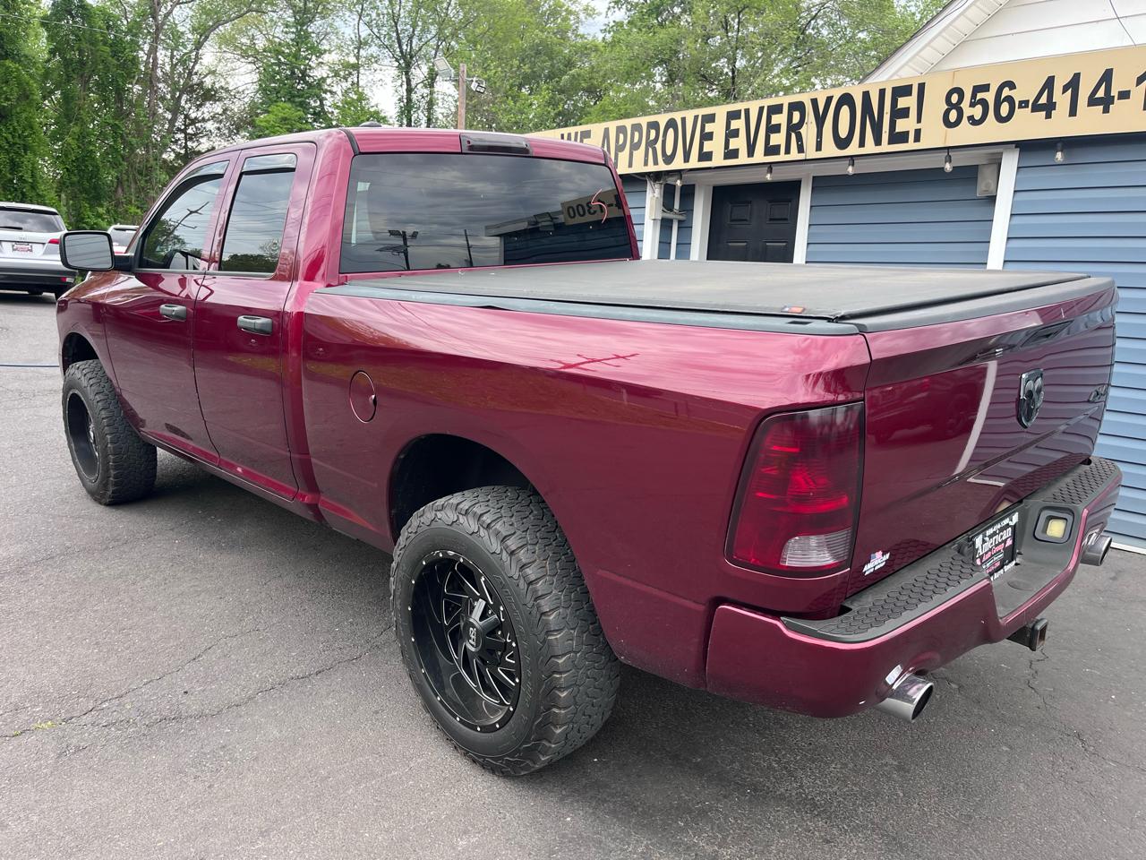RAM 1500 Express 4x4 Quad Cab 6'4" Box 2017
