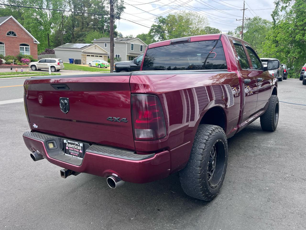 RAM 1500 Express 4x4 Quad Cab 6'4" Box 2017