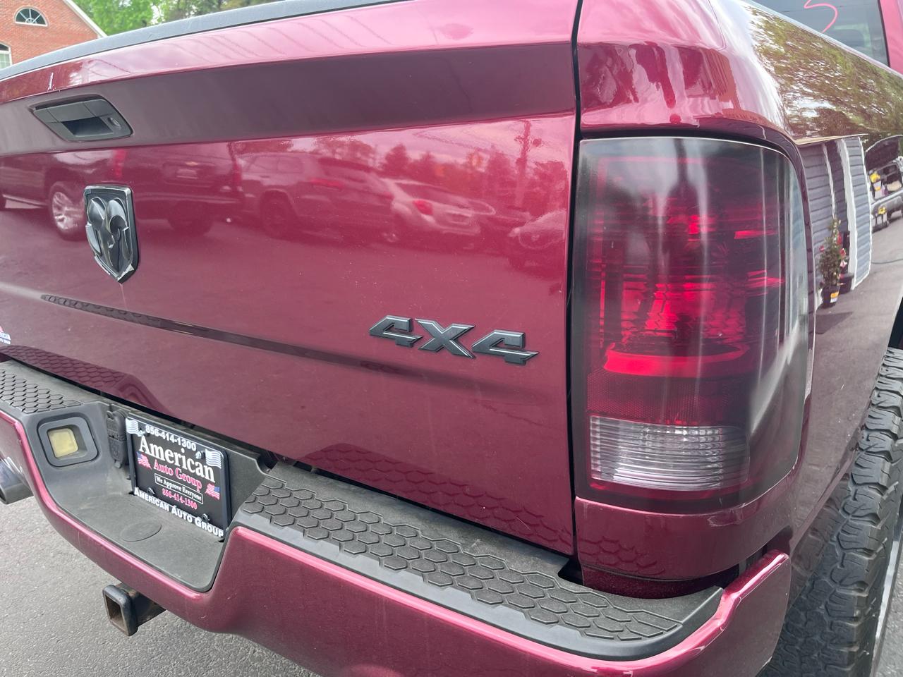 RAM 1500 Express 4x4 Quad Cab 6'4" Box 2017