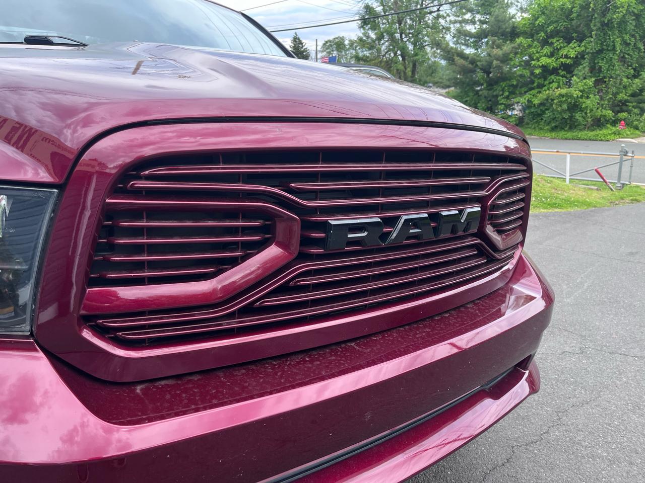 RAM 1500 Express 4x4 Quad Cab 6'4" Box 2017