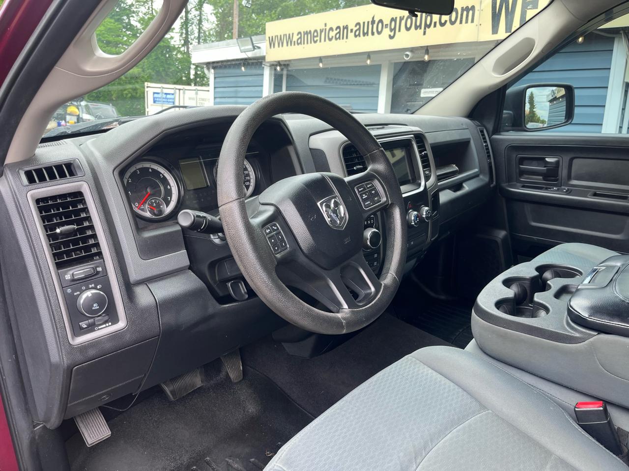 RAM 1500 Express 4x4 Quad Cab 6'4" Box 2017