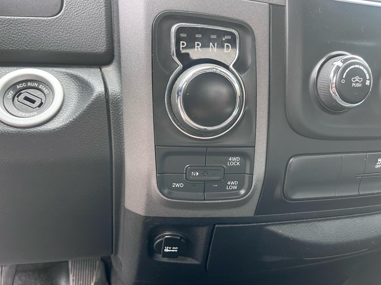 RAM 1500 Express 4x4 Quad Cab 6'4" Box 2017