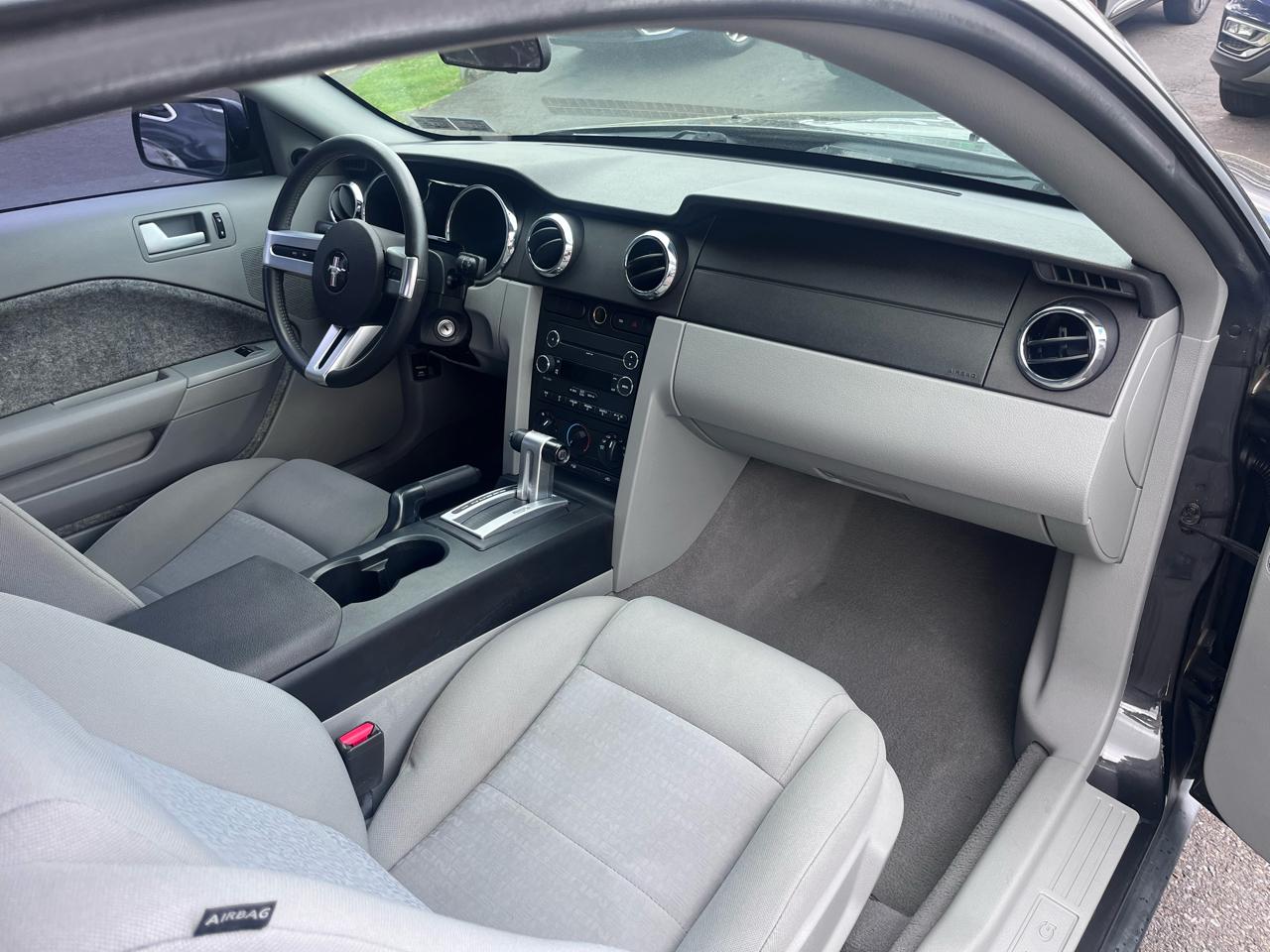 Ford Mustang 2dr Cpe Premium 2008