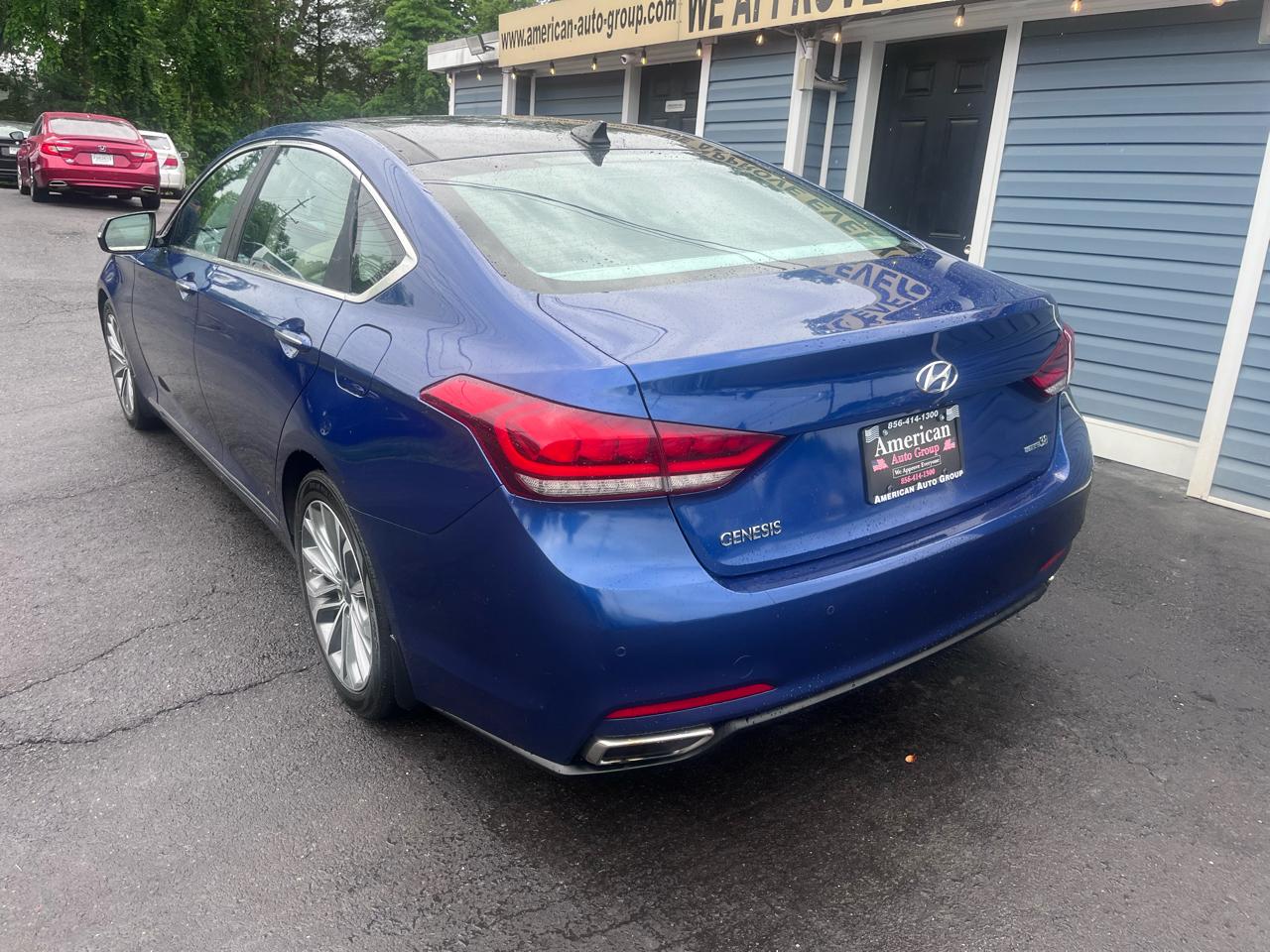 Hyundai Genesis 4dr Sdn V6 3.8L AWD 2015
