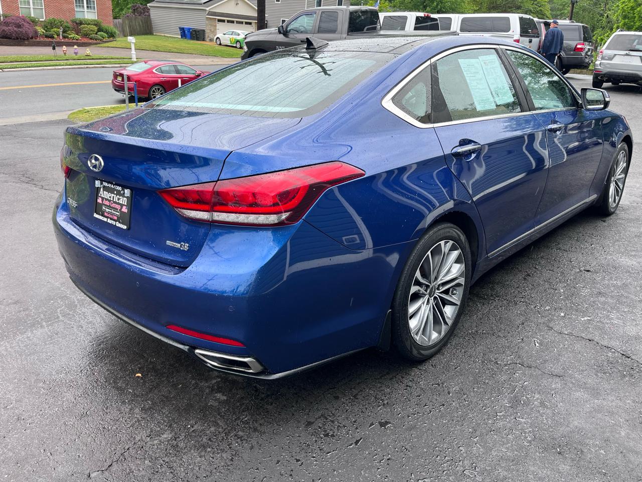 Hyundai Genesis 4dr Sdn V6 3.8L AWD 2015