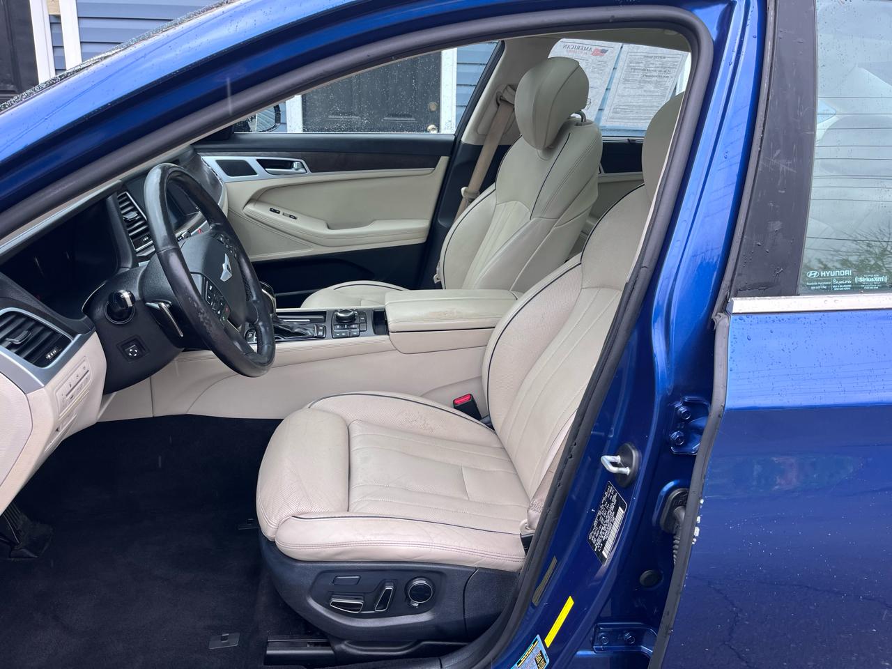 Hyundai Genesis 4dr Sdn V6 3.8L AWD 2015