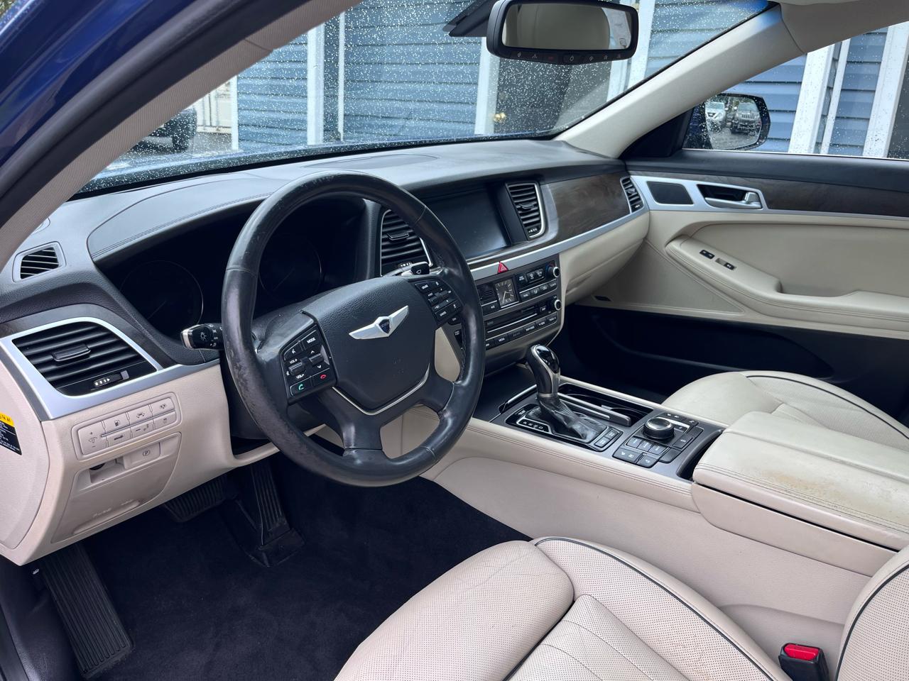 Hyundai Genesis 4dr Sdn V6 3.8L AWD 2015