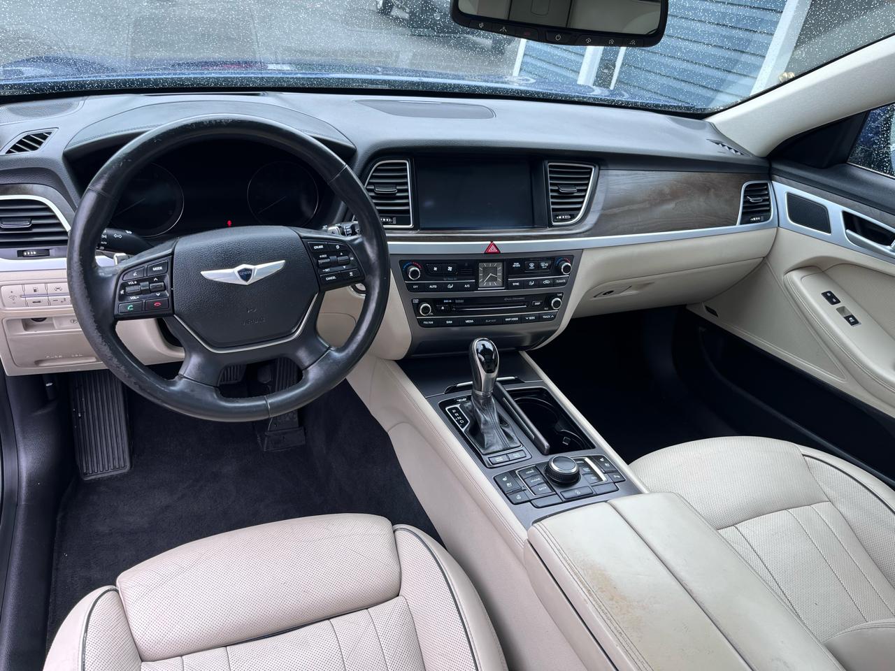Hyundai Genesis 4dr Sdn V6 3.8L AWD 2015