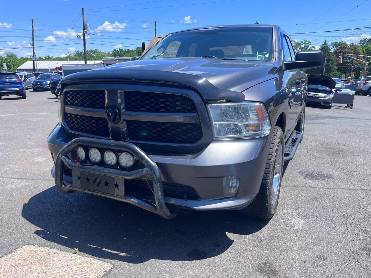 RAM 1500 4WD Quad Cab 140.5" Express 2015