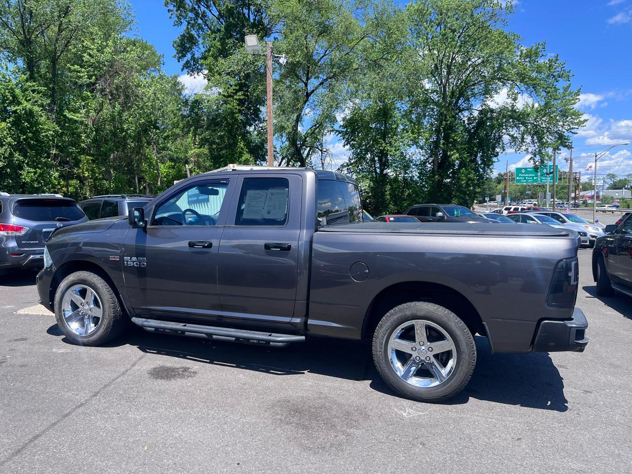 RAM 1500 4WD Quad Cab 140.5" Express 2015