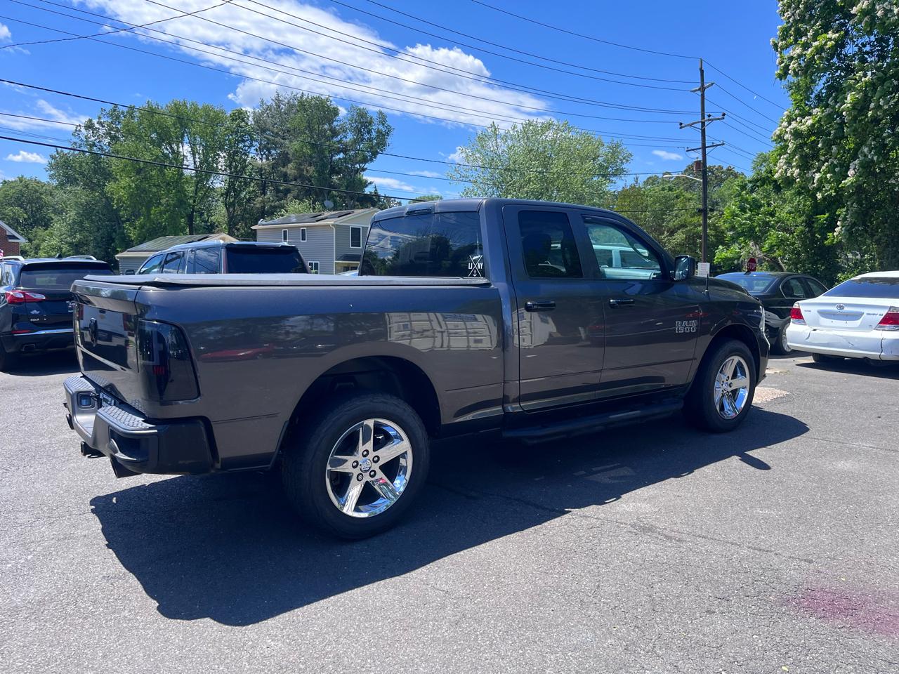 RAM 1500 4WD Quad Cab 140.5" Express 2015