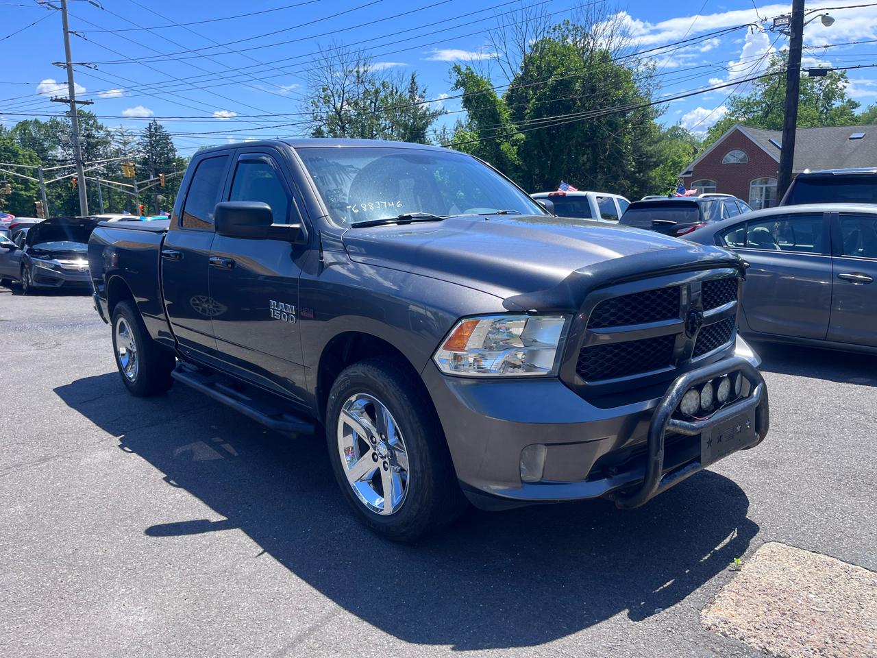 RAM 1500 4WD Quad Cab 140.5" Express 2015