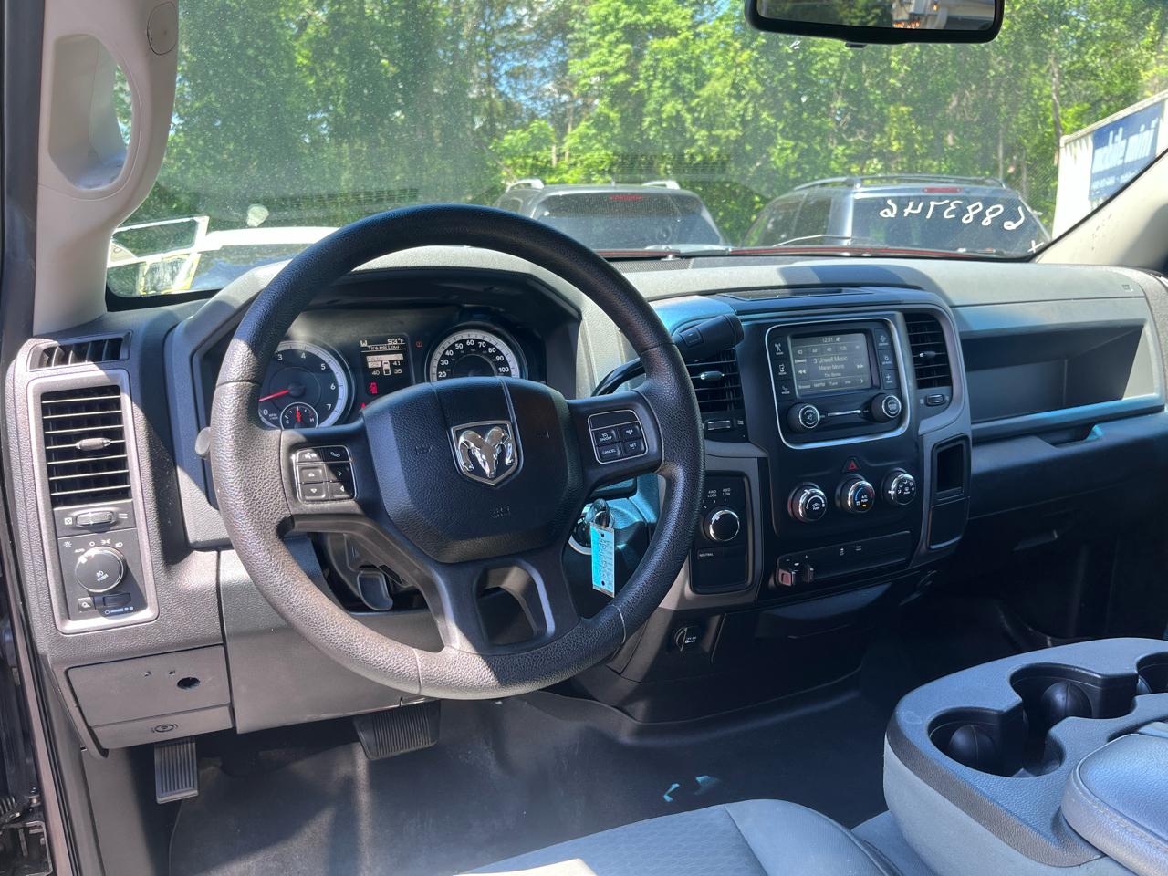 RAM 1500 4WD Quad Cab 140.5" Express 2015