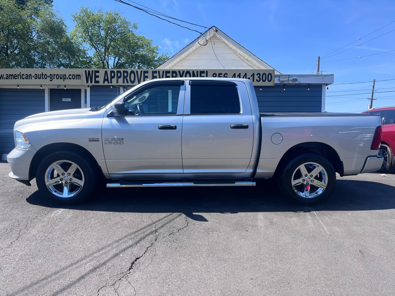 RAM 1500 4WD Crew Cab 140.5" Express 2014
