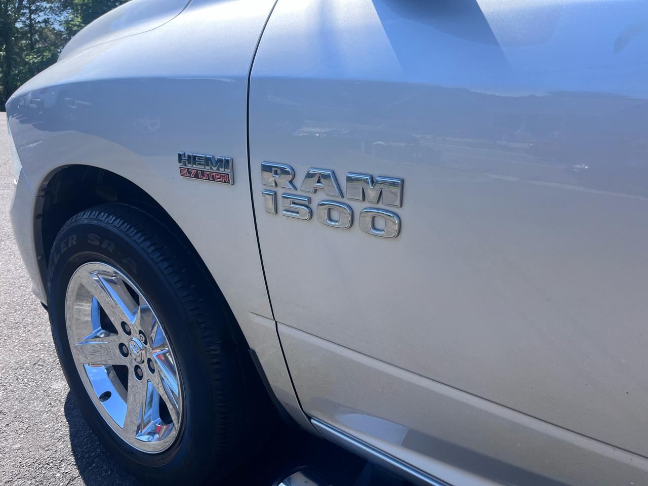 RAM 1500 4WD Crew Cab 140.5" Express 2014