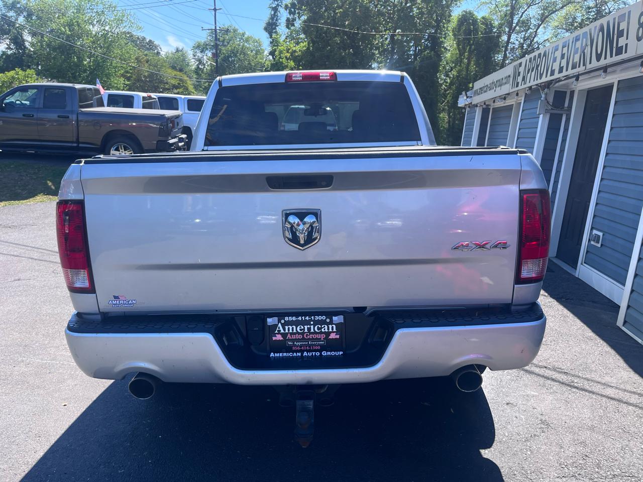 RAM 1500 4WD Crew Cab 140.5" Express 2014