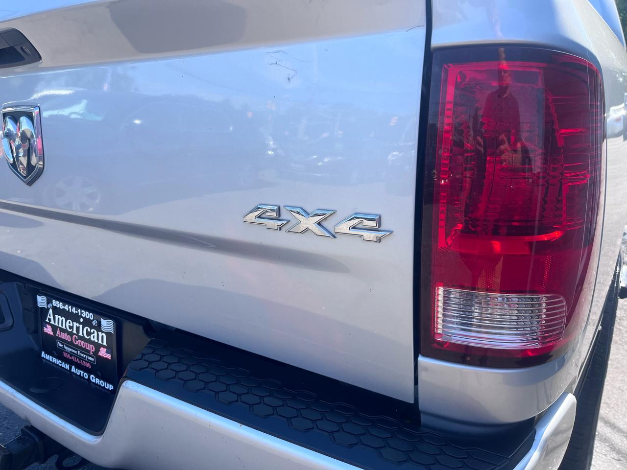 RAM 1500 4WD Crew Cab 140.5" Express 2014