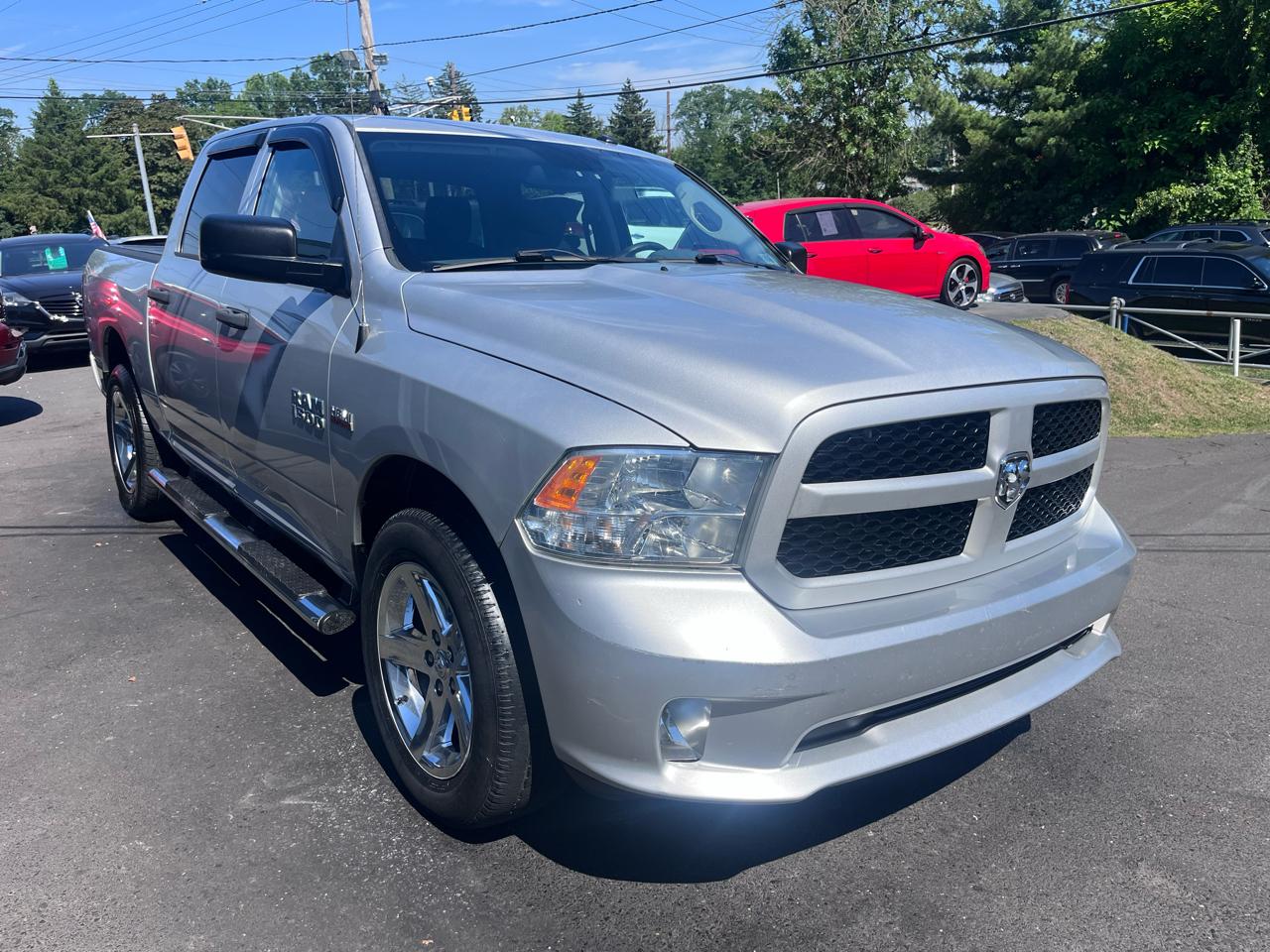 RAM 1500 4WD Crew Cab 140.5" Express 2014