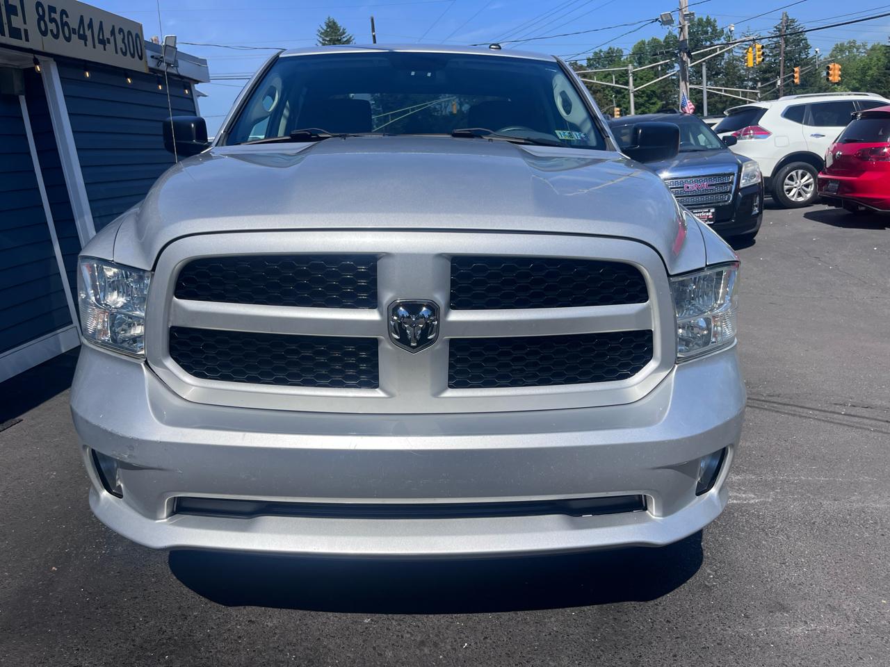 RAM 1500 4WD Crew Cab 140.5" Express 2014