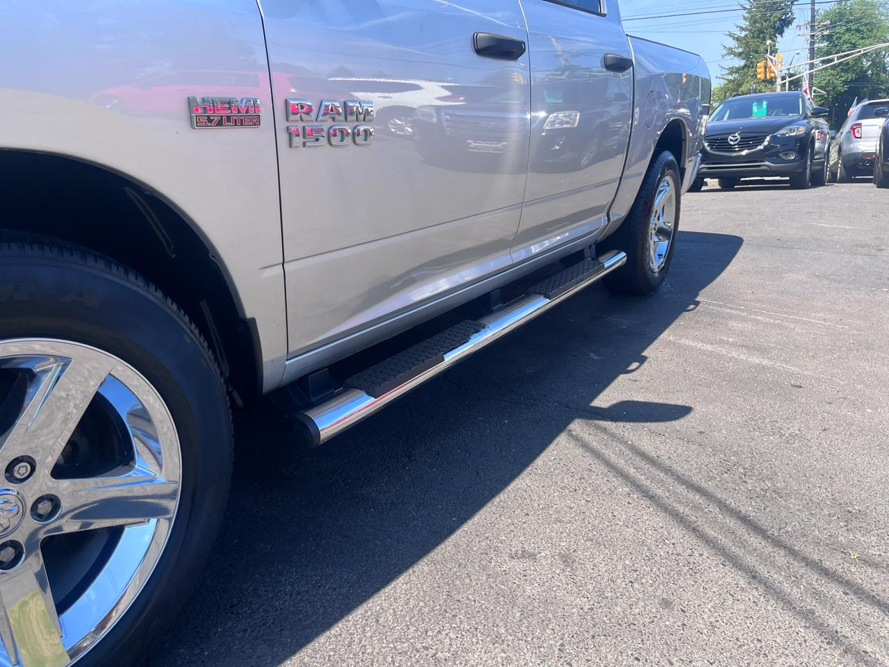 RAM 1500 4WD Crew Cab 140.5" Express 2014