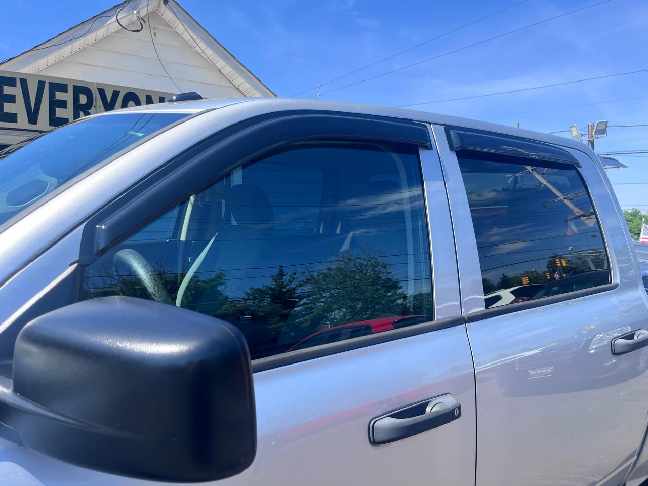 RAM 1500 4WD Crew Cab 140.5" Express 2014
