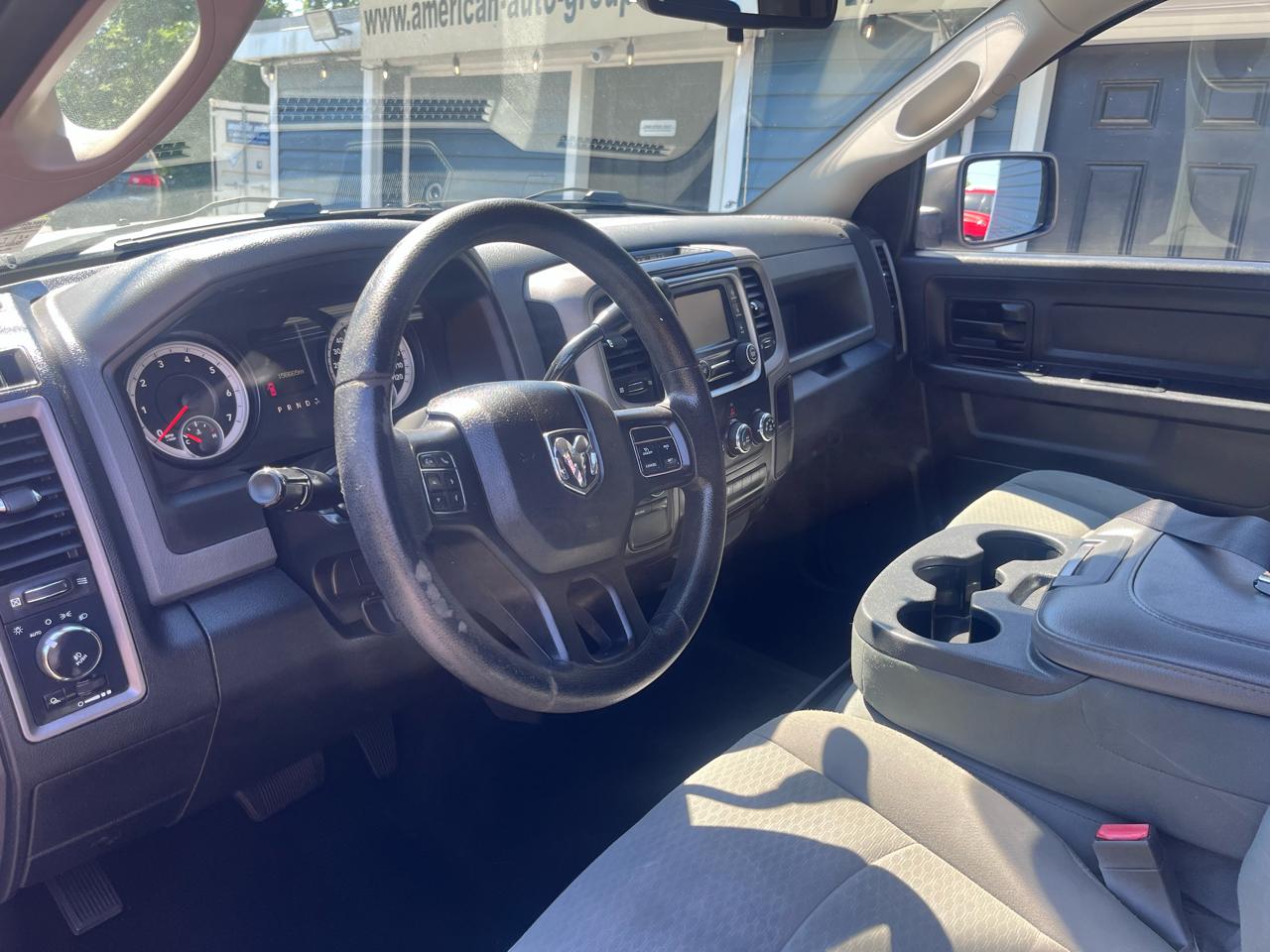 RAM 1500 4WD Crew Cab 140.5" Express 2014