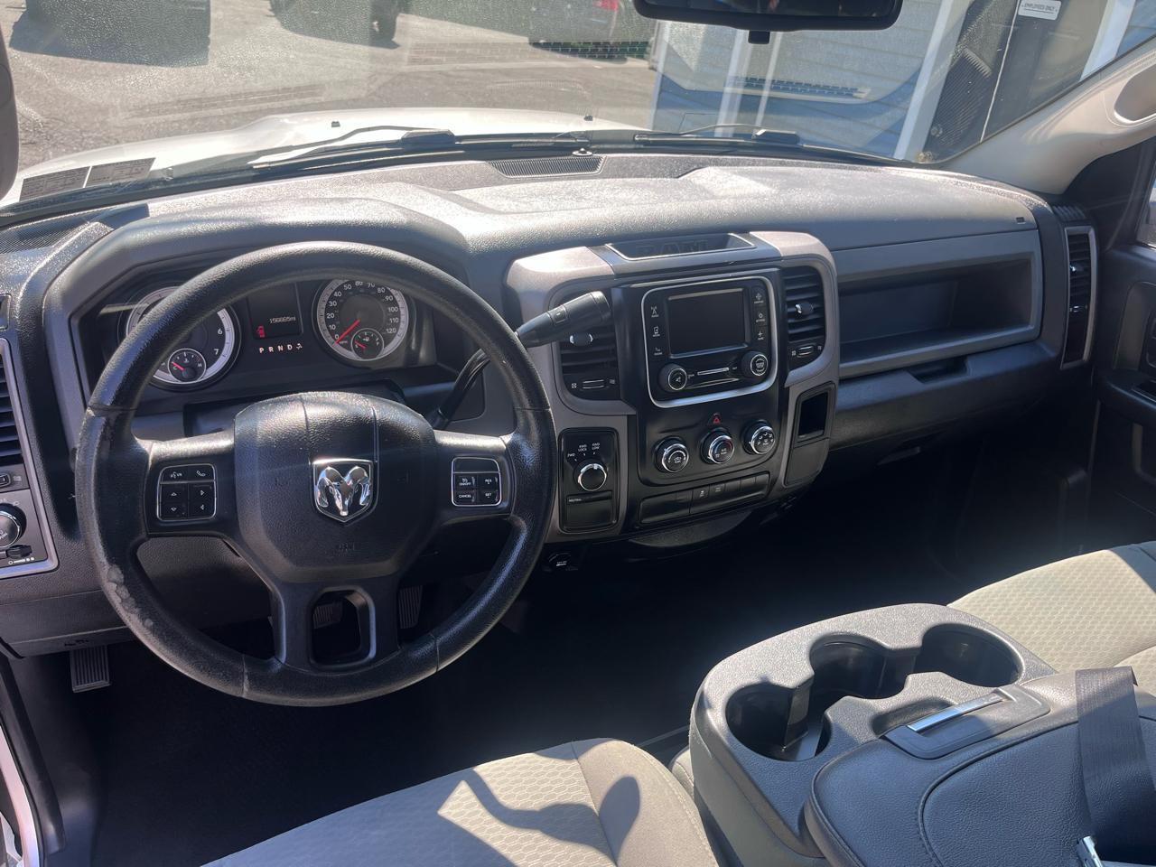 RAM 1500 4WD Crew Cab 140.5" Express 2014