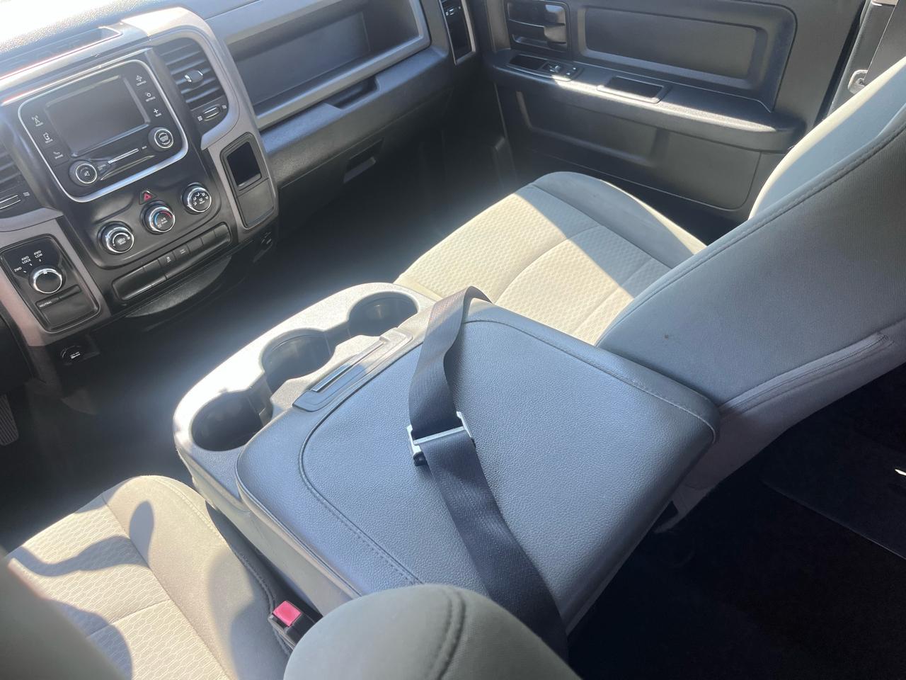 RAM 1500 4WD Crew Cab 140.5" Express 2014