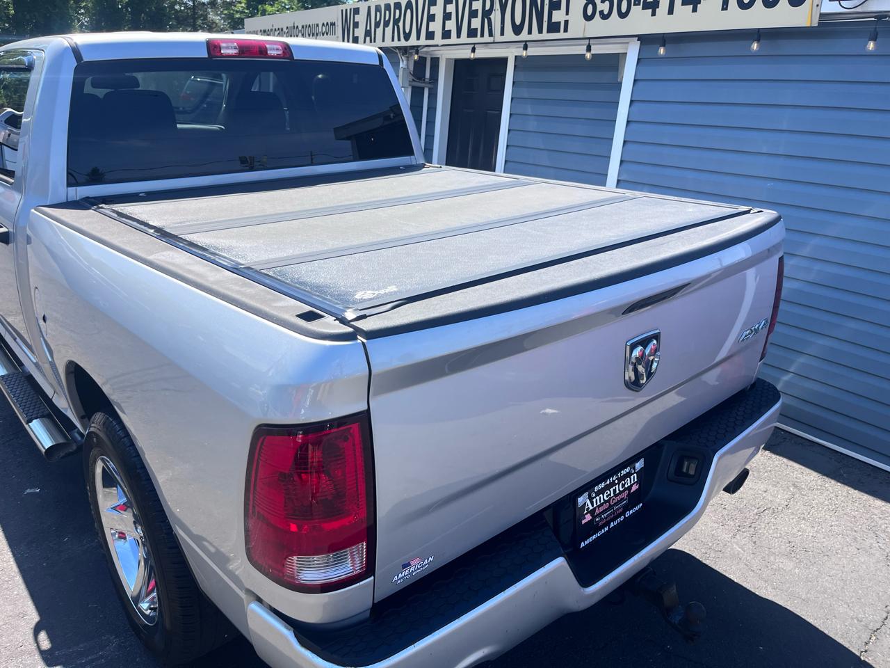 RAM 1500 4WD Crew Cab 140.5" Express 2014