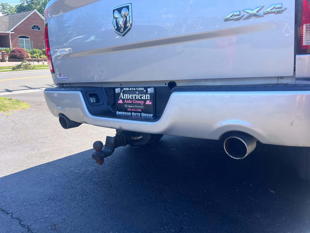 RAM 1500 4WD Crew Cab 140.5" Express 2014