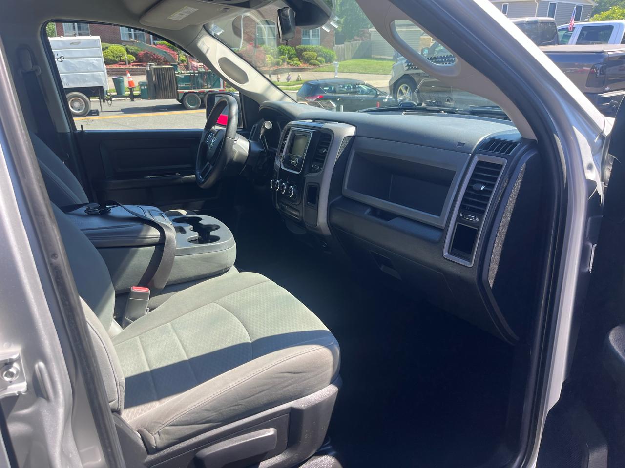 RAM 1500 4WD Crew Cab 140.5" Express 2014